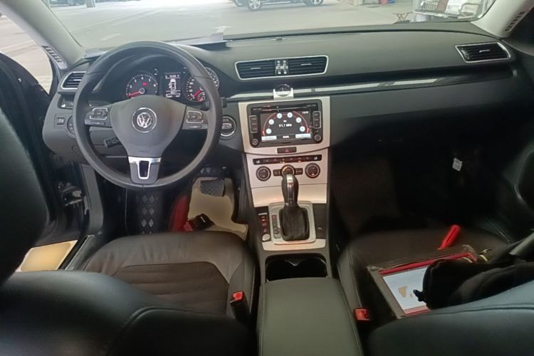 Used Volkswagen Magotan 2016 1.8TSI Luxury Comfort Model Center Console