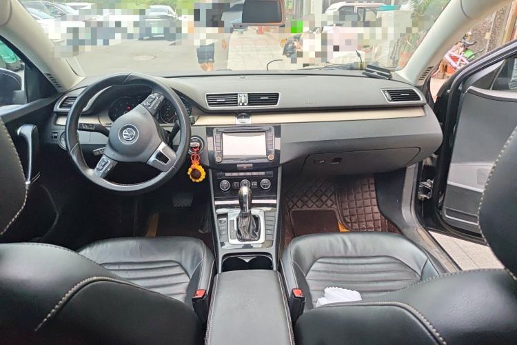 Used Volkswagen Magotan 2016 1.8TSI 25th Anniversary Edition Center Console
