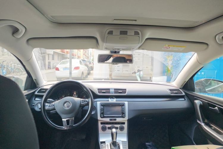 Used Volkswagen Magotan 2016 1.8TSI Luxury Comfort Model Center Console