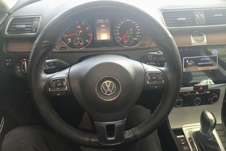 Used Volkswagen Magotan 2016 1.8TSI Smart Comfort Model Center Console