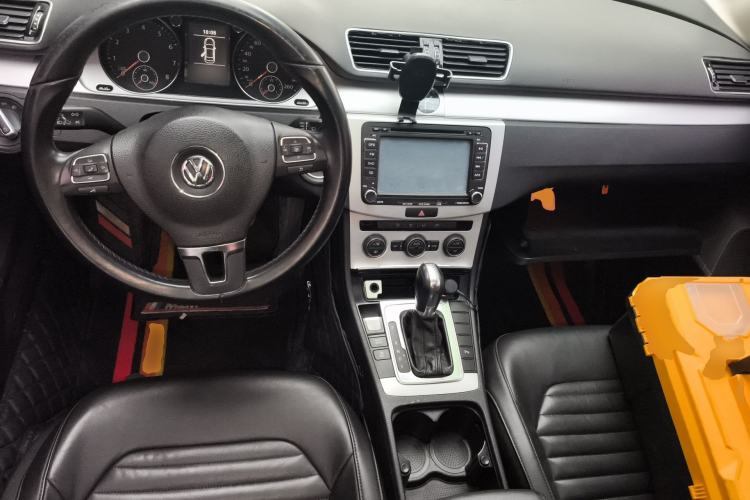 Used Volkswagen Magotan 2016 1.8TSI Smart Enjoyment Leading Model Center Console