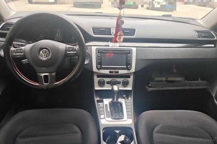 Used Volkswagen Magotan 2016 1.8TSI Luxury Comfort Model Center Console