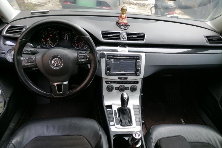 Used Volkswagen Magotan 2016 1.8TSI Luxury Comfort Model Center Console