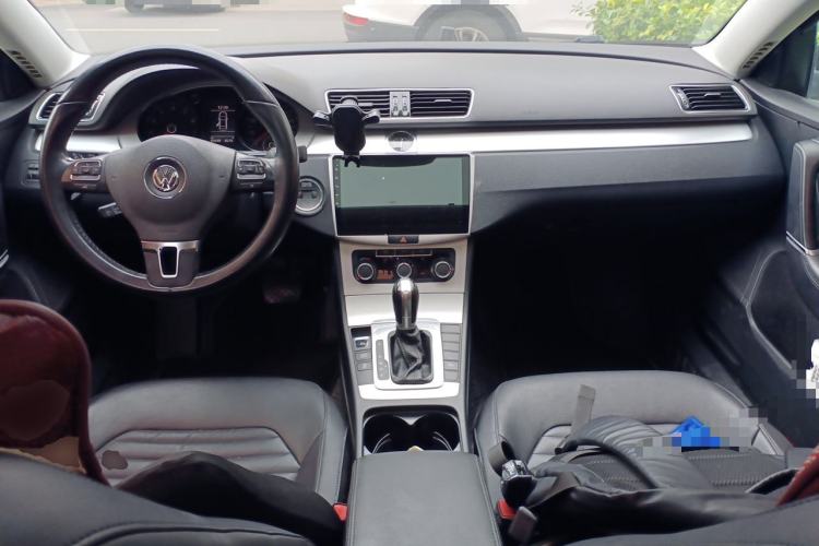 Used Volkswagen Magotan 2016 1.8TSI Smart Comfort Model Center Console