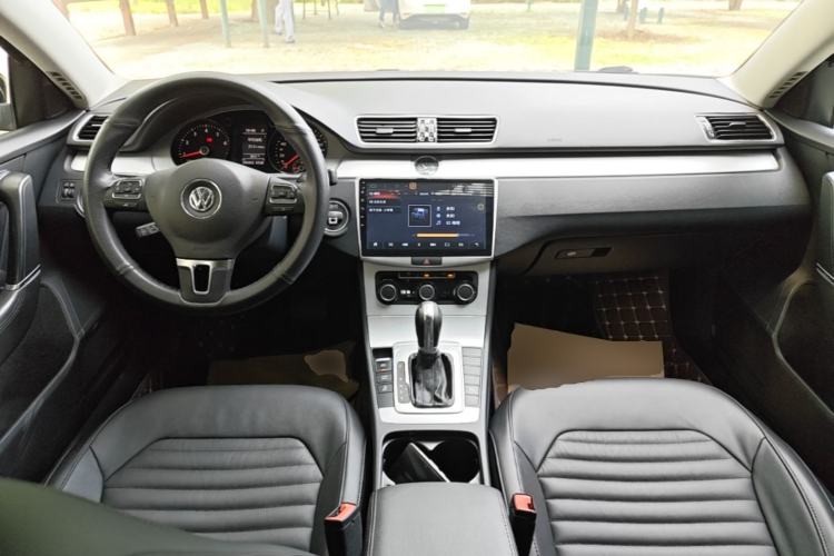 Used Volkswagen Magotan 2016 1.8TSI Smart Comfort Model Center Console
