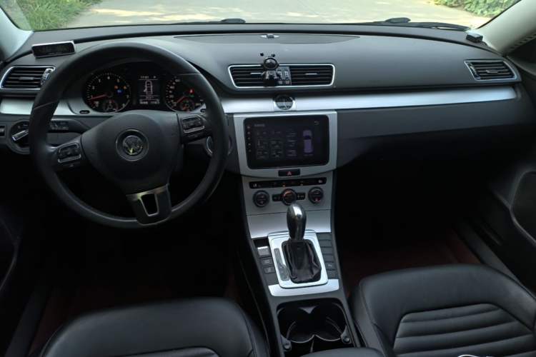 Used Volkswagen Magotan 2016 1.8TSI Smart Enjoyment Leading Model Center Console