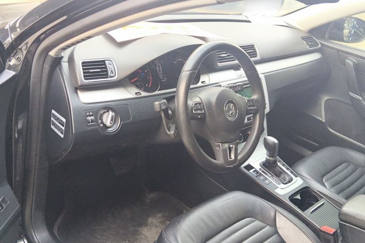 Used Volkswagen Magotan 2016 1.8TSI Smart Comfort Model Center Console