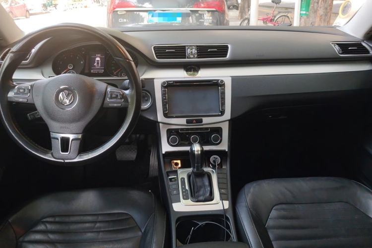 Used Volkswagen Magotan 2016 1.8TSI Smart Comfort Model Center Console
