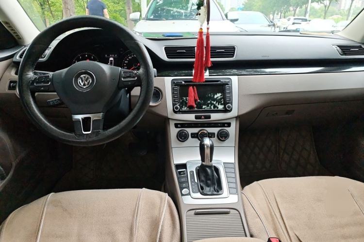 Used Volkswagen Magotan 2016 1.8TSI Luxury Comfort Model Center Console