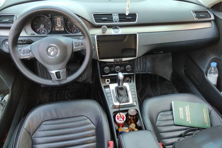Used Volkswagen Magotan 2016 1.8TSI 25th Anniversary Edition Center Console