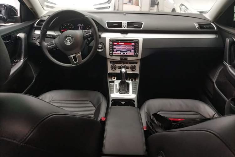 Used Volkswagen Magotan 2016 1.8TSI Smart Enjoyment Leading Model Center Console