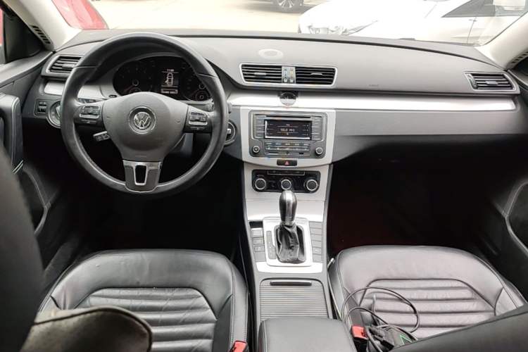 Used Volkswagen Magotan 2016 1.8TSI Smart Comfort Model Center Console