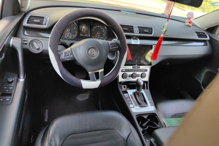 Used Volkswagen Magotan 2016 1.8TSI Luxury Comfort Model Center Console
