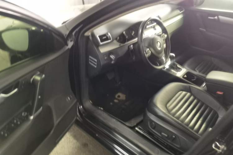 Used Volkswagen Magotan 2016 1.8TSI Smart Comfort Model Driver Seat