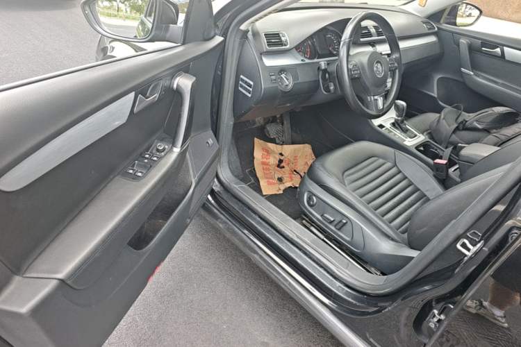 Used Volkswagen Magotan 2016 1.8TSI Smart Comfort Model Driver Seat