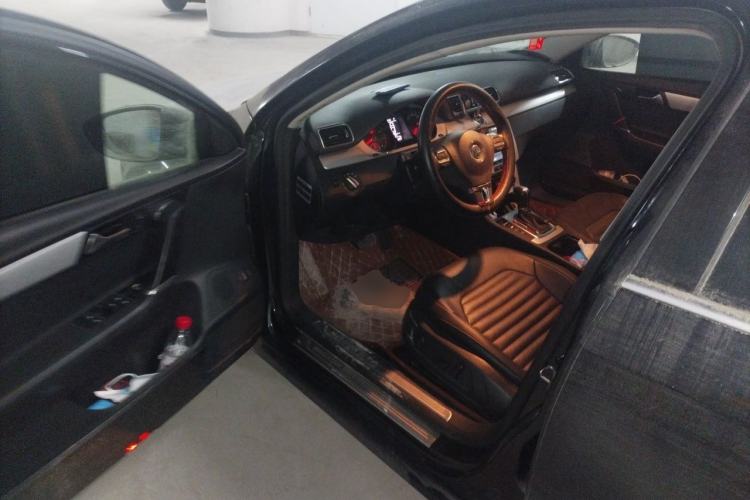 Used Volkswagen Magotan 2016 1.8TSI Smart Comfort Model Driver Seat