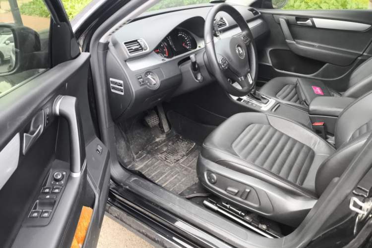 Used Volkswagen Magotan 2016 1.8TSI Smart Comfort Model Driver Seat