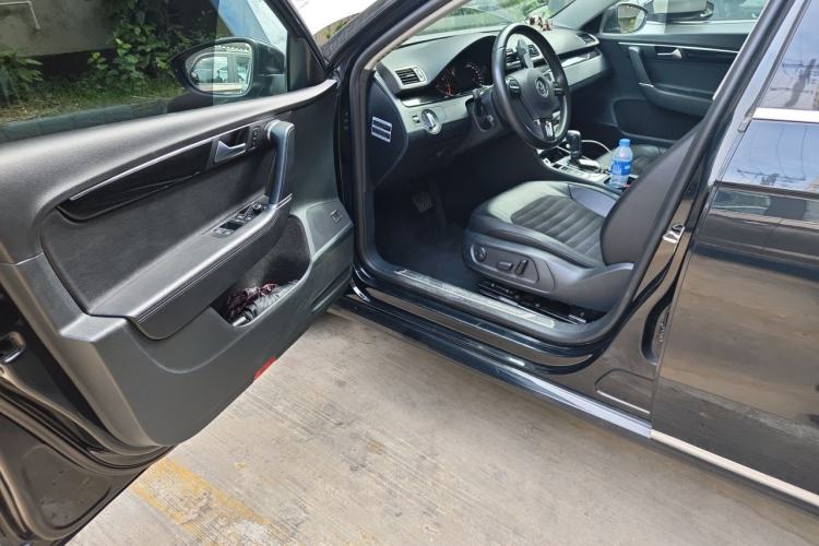 Used Volkswagen Magotan 2016 1.8TSI Luxury Comfort Model Driver Seat