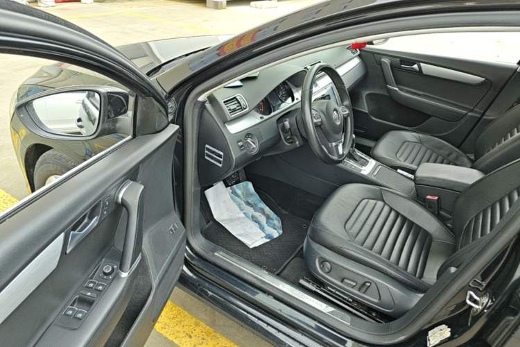 Used Volkswagen Magotan 2016 1.8TSI Smart Enjoyment Leading Model Driver Seat