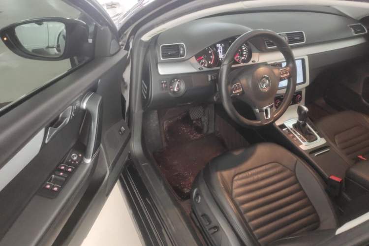 Used Volkswagen Magotan 2016 1.8TSI Smart Comfort Model Driver Seat