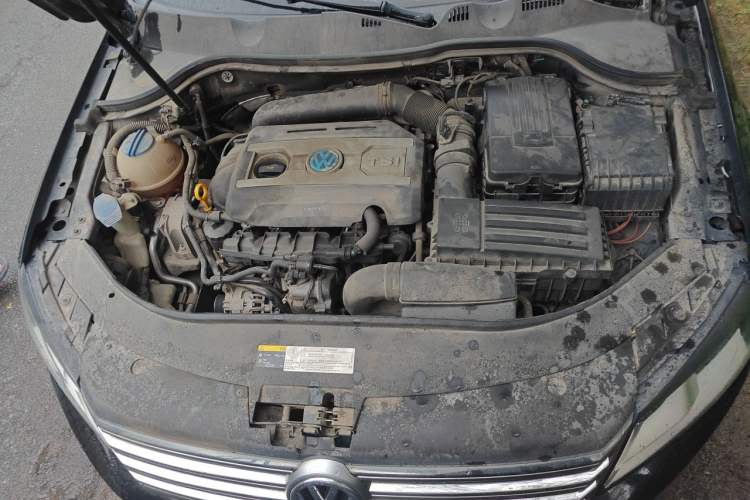 Used Volkswagen Magotan 2016 1.8TSI Smart Comfort Model Engine Bay