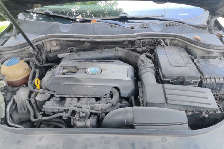 Used Volkswagen Magotan 2016 1.8TSI Smart Comfort Model Engine Bay