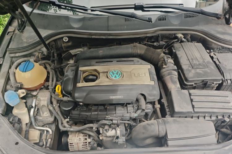 Used Volkswagen Magotan 2016 1.8TSI Smart Enjoyment Leading Model Engine Bay