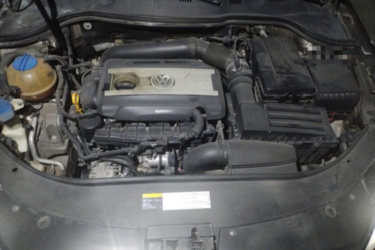 Used Volkswagen Magotan 2016 2.0 TSI Smart Luxury Version Engine Bay