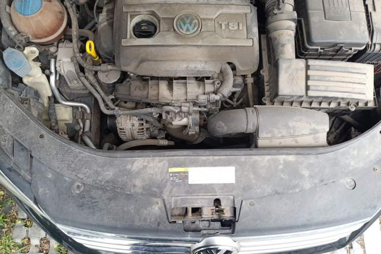 Used Volkswagen Magotan 2016 1.8TSI Smart Enjoyment Leading Model Engine Bay