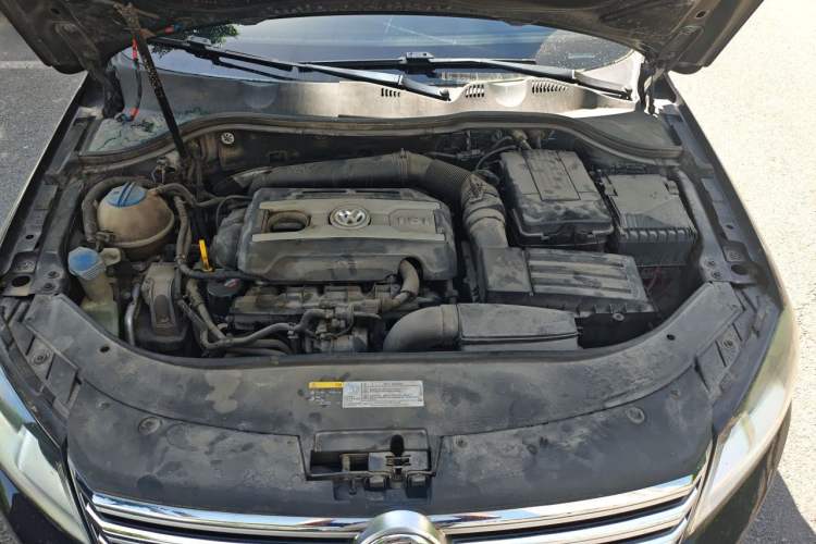 Used Volkswagen Magotan 2016 1.8TSI Smart Comfort Model Engine Bay