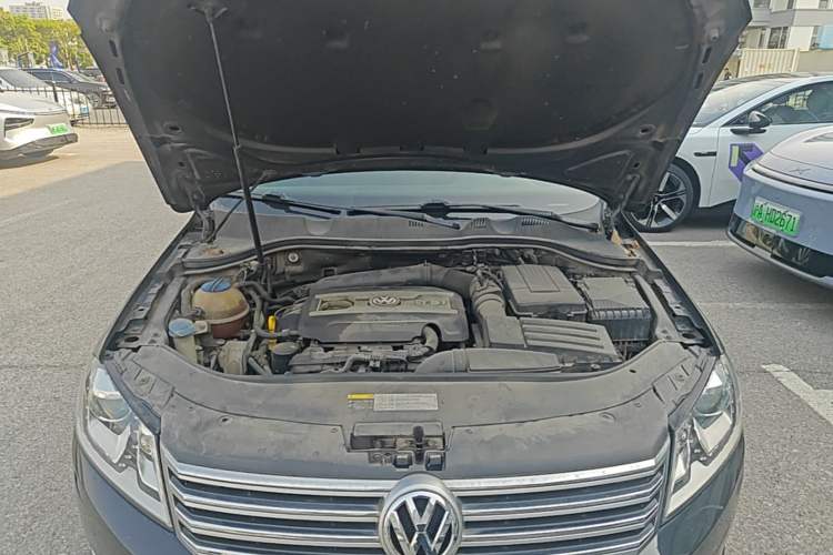 Used Volkswagen Magotan 2016 1.8TSI Smart Enjoyment Leading Model Engine Bay
