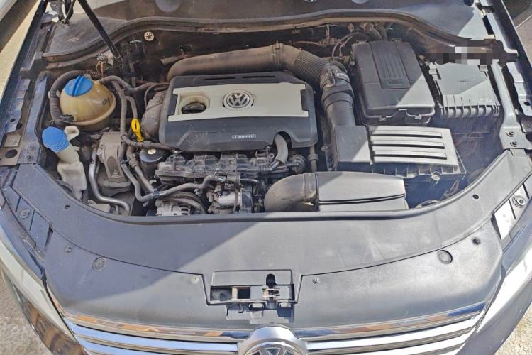 Used Volkswagen Magotan 2016 1.8TSI Smart Comfort Model Engine Bay