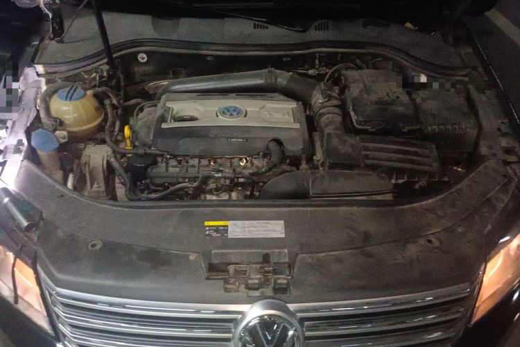 Used Volkswagen Magotan 2016 1.8TSI Smart Comfort Model Engine Bay