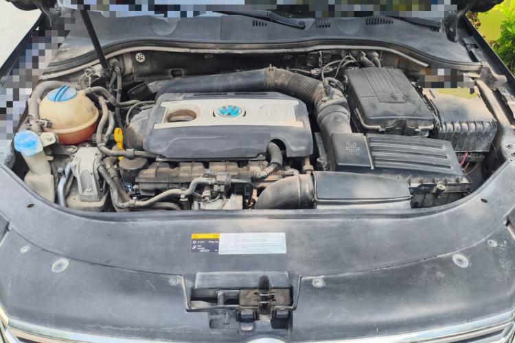 Used Volkswagen Magotan 2016 1.8TSI Smart Comfort Model Engine Bay