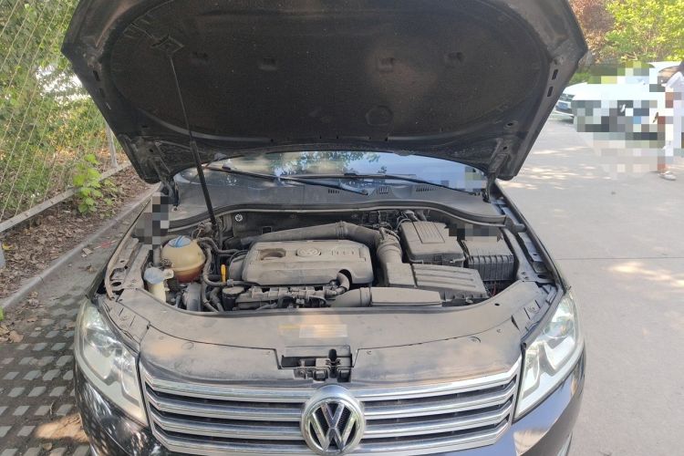 Used Volkswagen Magotan 2016 1.8TSI Luxury Comfort Model Engine Bay