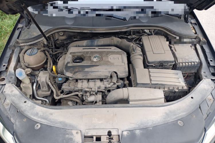 Used Volkswagen Magotan 2016 1.8TSI Smart Comfort Model Engine Bay
