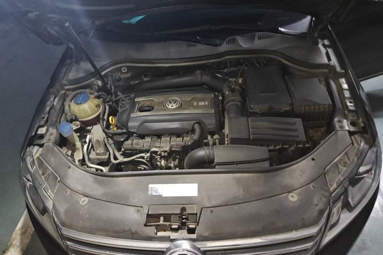 Used Volkswagen Magotan 2016 1.8TSI Smart Comfort Model Engine Bay