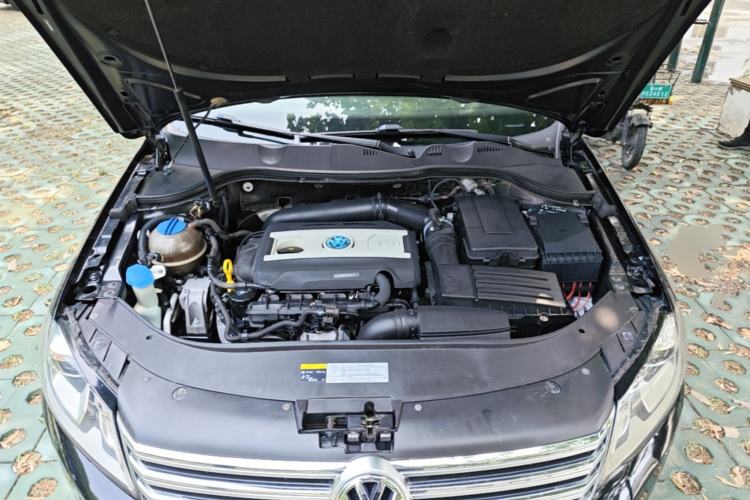 Used Volkswagen Magotan 2016 1.8TSI Smart Comfort Model Engine Bay