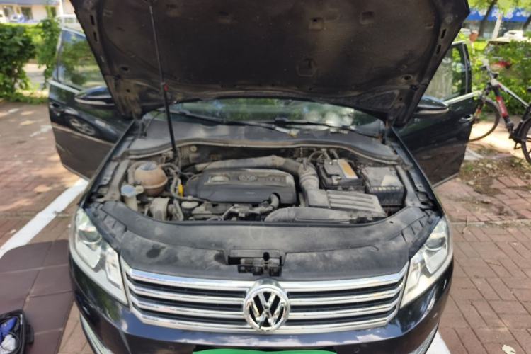Used Volkswagen Magotan 2016 1.8TSI Luxury Comfort Model Engine Bay