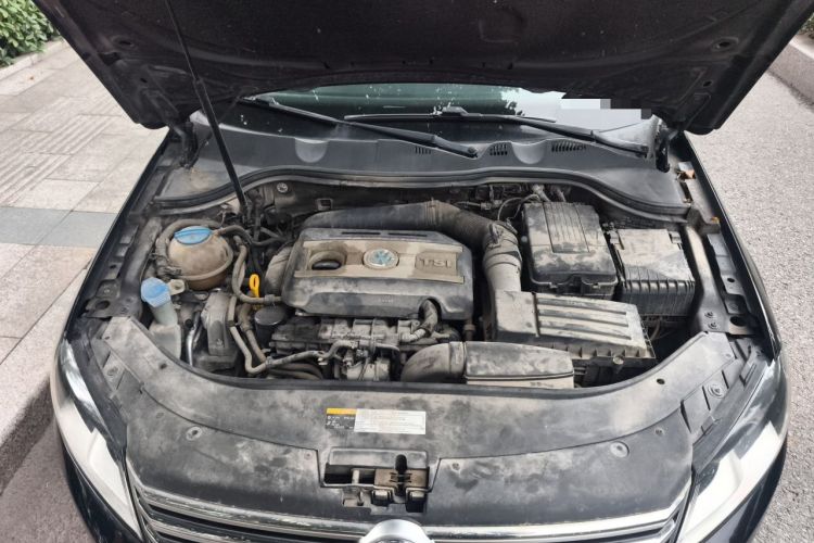 Used Volkswagen Magotan 2016 1.8TSI Smart Comfort Model Engine Bay