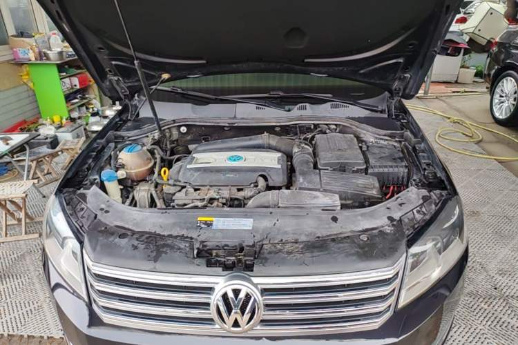 Used Volkswagen Magotan 2016 1.8TSI Smart Comfort Model Engine Bay