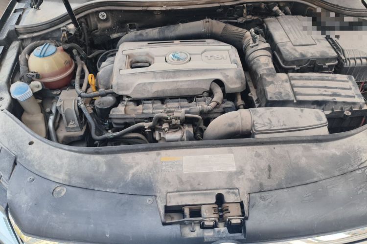 Used Volkswagen Magotan 2016 1.8TSI Smart Comfort Model Engine Bay