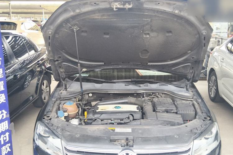 Used Volkswagen Magotan 2016 1.8TSI Smart Comfort Model Engine Bay