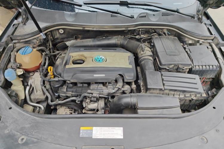 Used Volkswagen Magotan 2016 1.8TSI Smart Enjoyment Leading Model Engine Bay