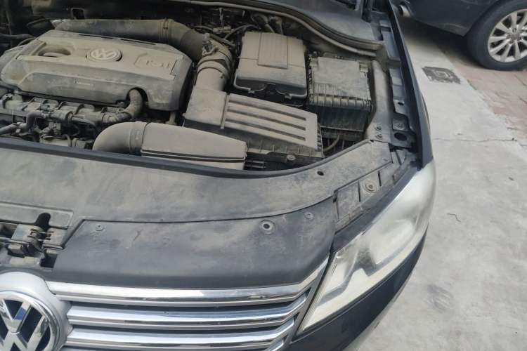 Used Volkswagen Magotan 2016 2.0 TSI Luxury Comfort Version Engine Bay Left