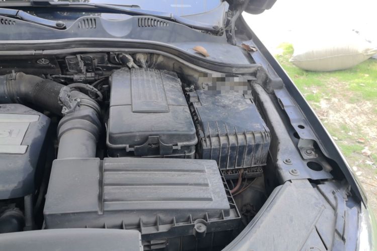 Used Volkswagen Magotan 2016 1.8TSI Smart Comfort Model Engine Bay Left