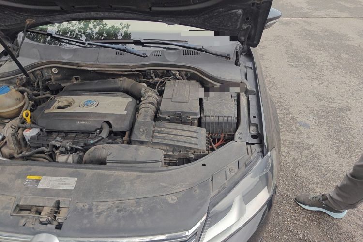 Used Volkswagen Magotan 2016 1.8TSI Smart Comfort Model Engine Bay Left