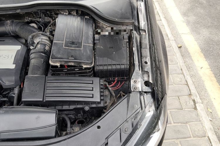 Used Volkswagen Magotan 2016 1.8TSI Smart Comfort Model Engine Bay Left