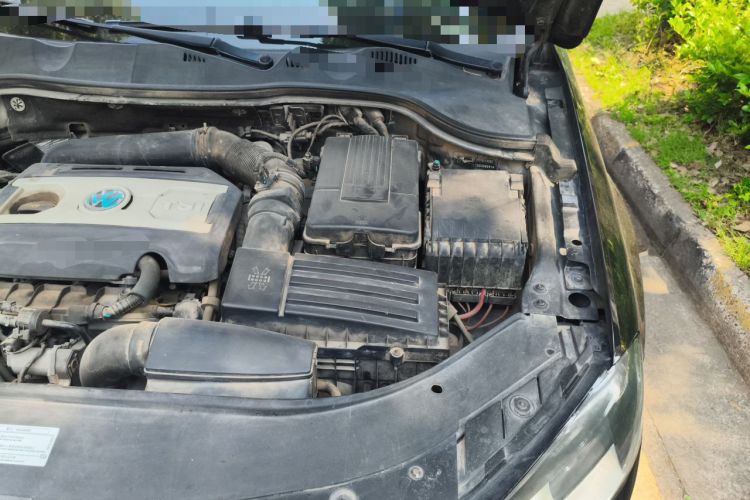 Used Volkswagen Magotan 2016 1.8TSI Smart Comfort Model Engine Bay Left