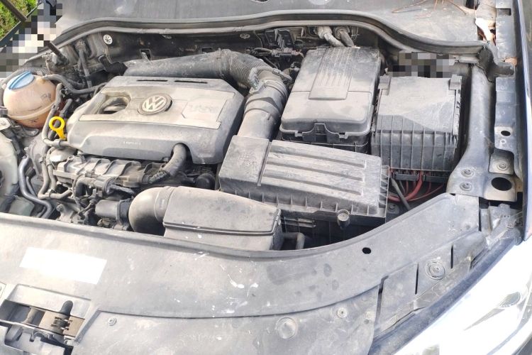 Used Volkswagen Magotan 2016 1.8TSI Smart Enjoyment Leading Model Engine Bay Left